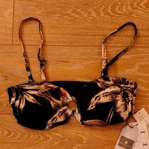 127. Everyday Sunday bikini top. Tulum. Size M. NWT